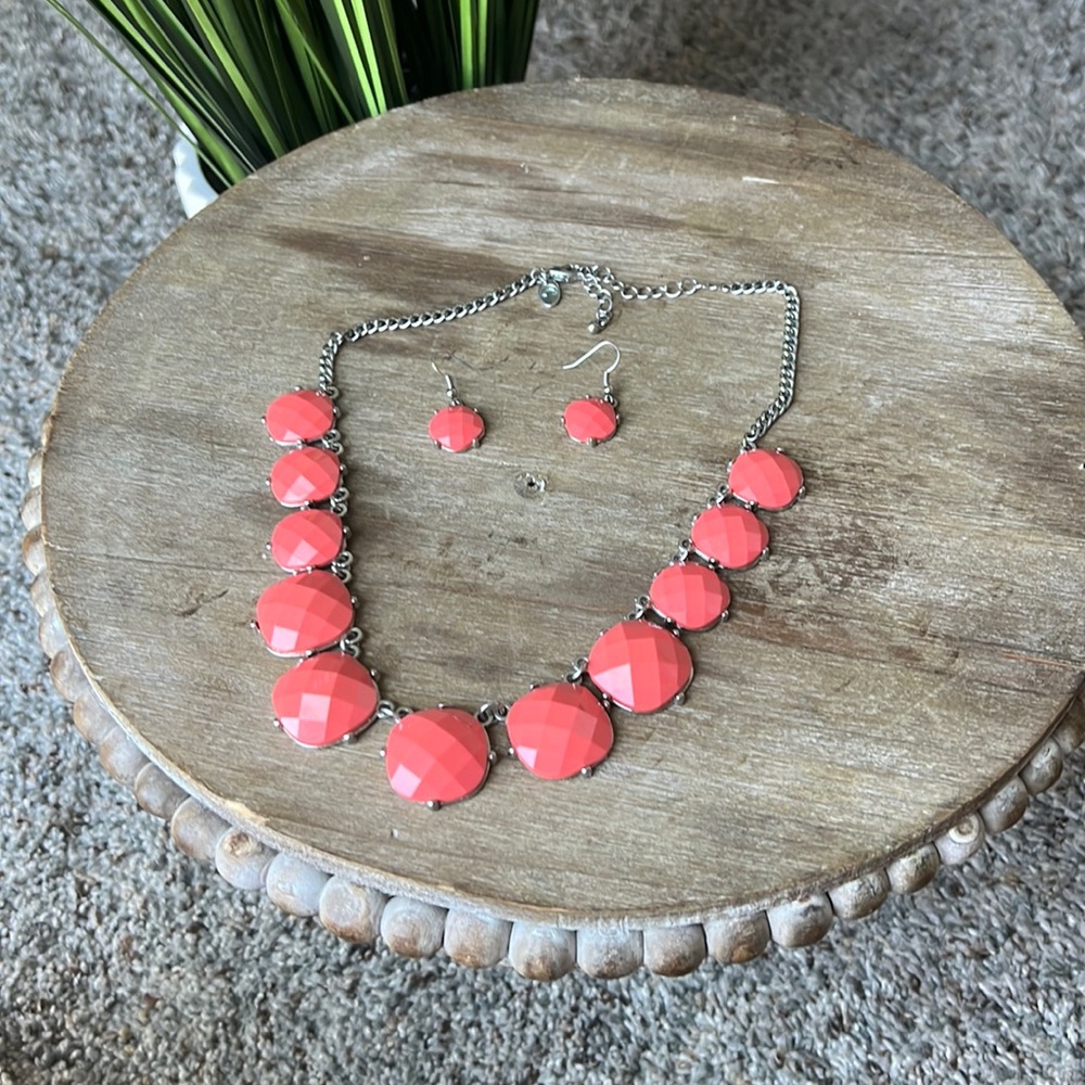 Charming Charlie costume jewelry. Worn a few times but excellent condition.